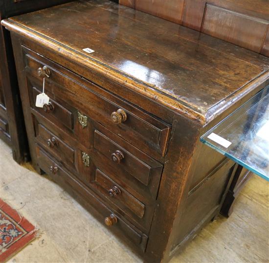 Small oak chest of drawers